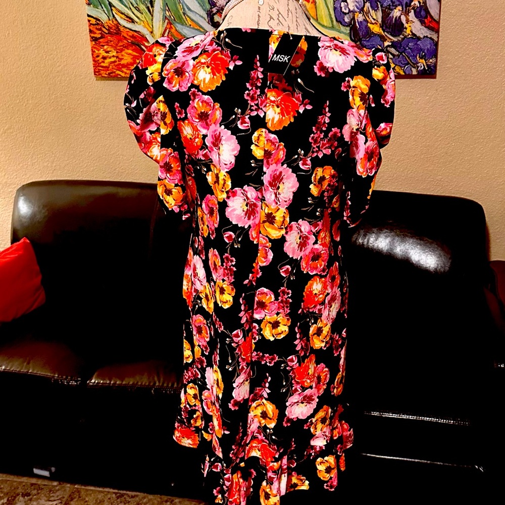 MSK puffy sleeved black floral dress
